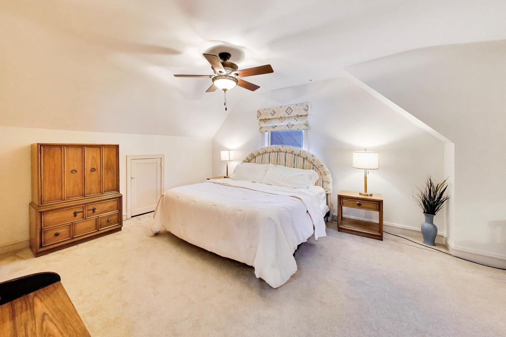 1112 S Home Avenue Property Photo 23