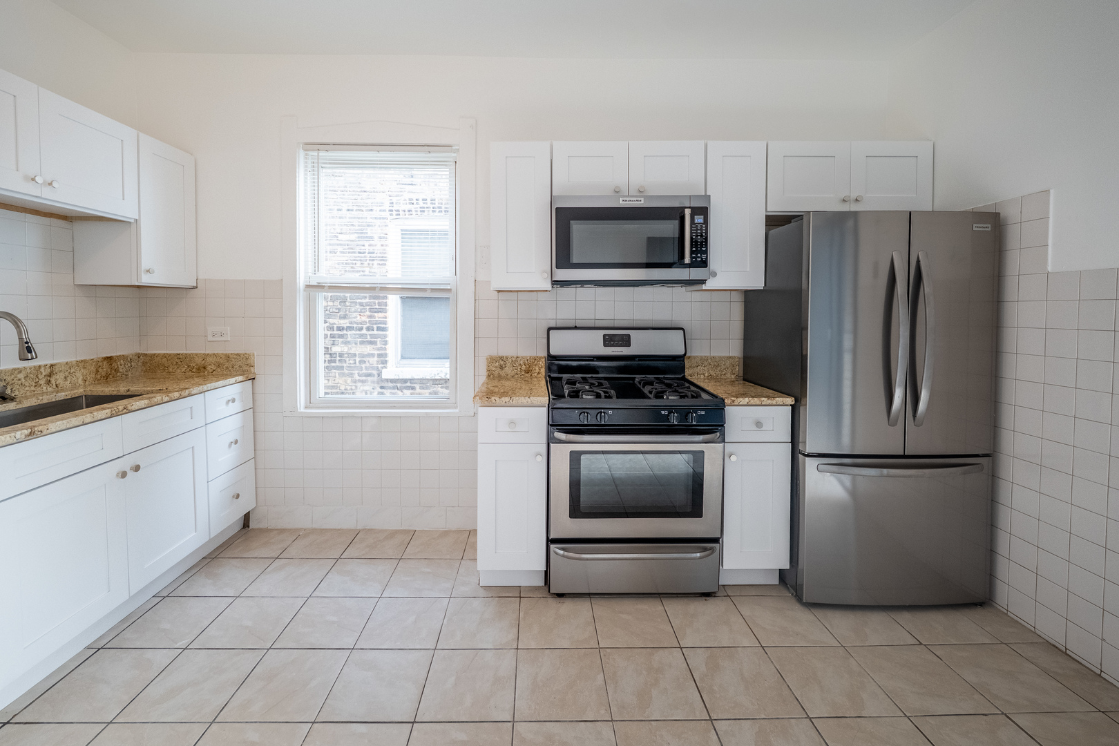 1640 N Linder Avenue 2 Property Photo 3