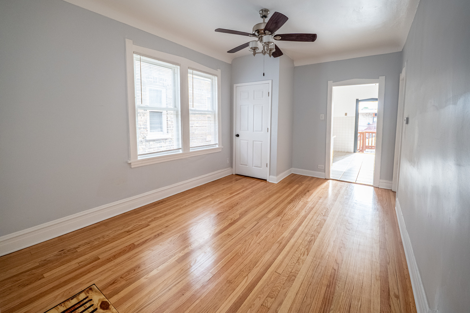 1640 N Linder Avenue 2 Property Photo 10