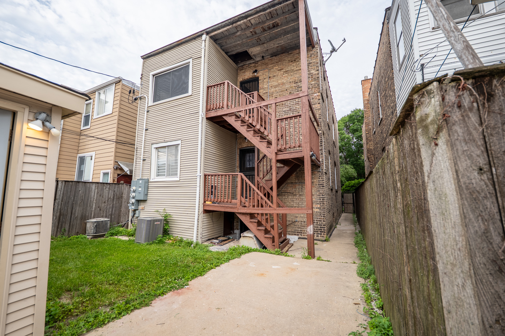 1640 N Linder Avenue 2 Property Photo 31