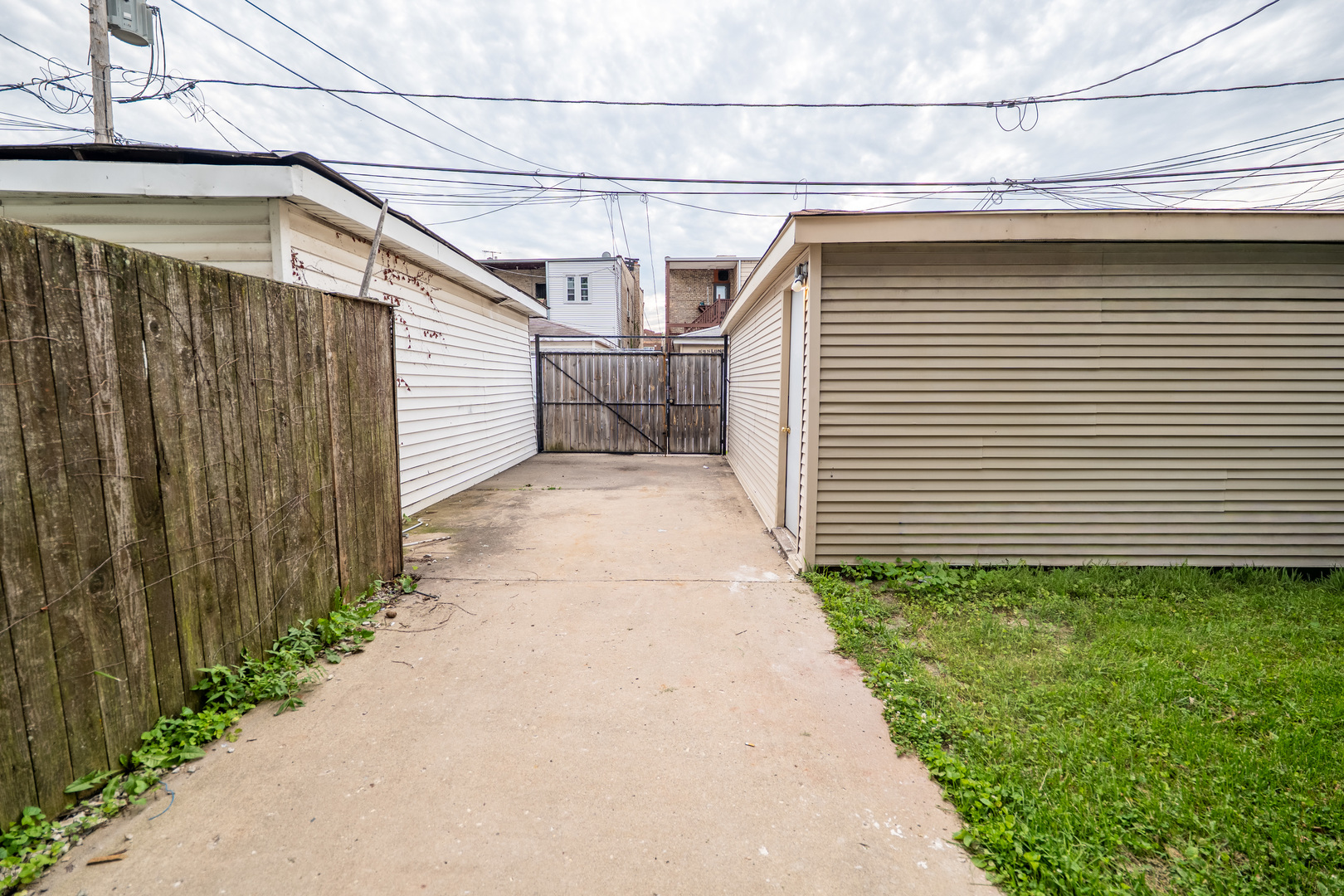 1640 N Linder Avenue 2 Property Photo 32