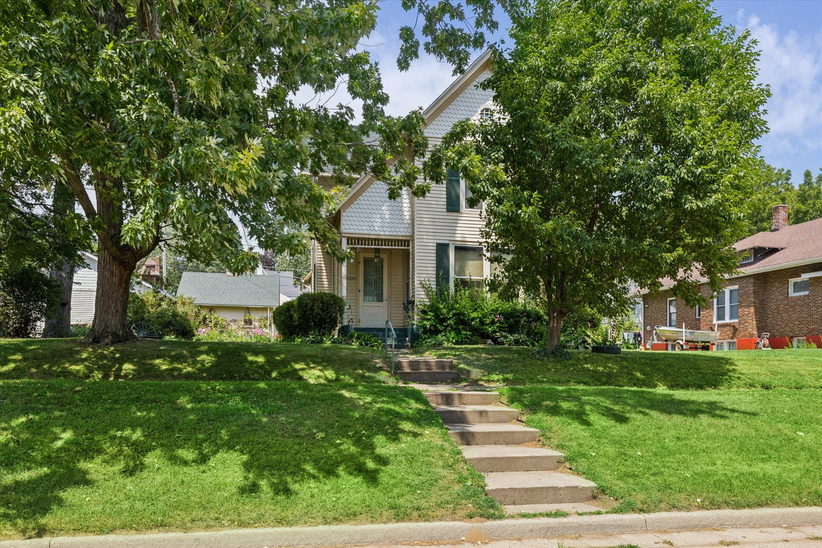 815 12th Avenue Property Photo 1