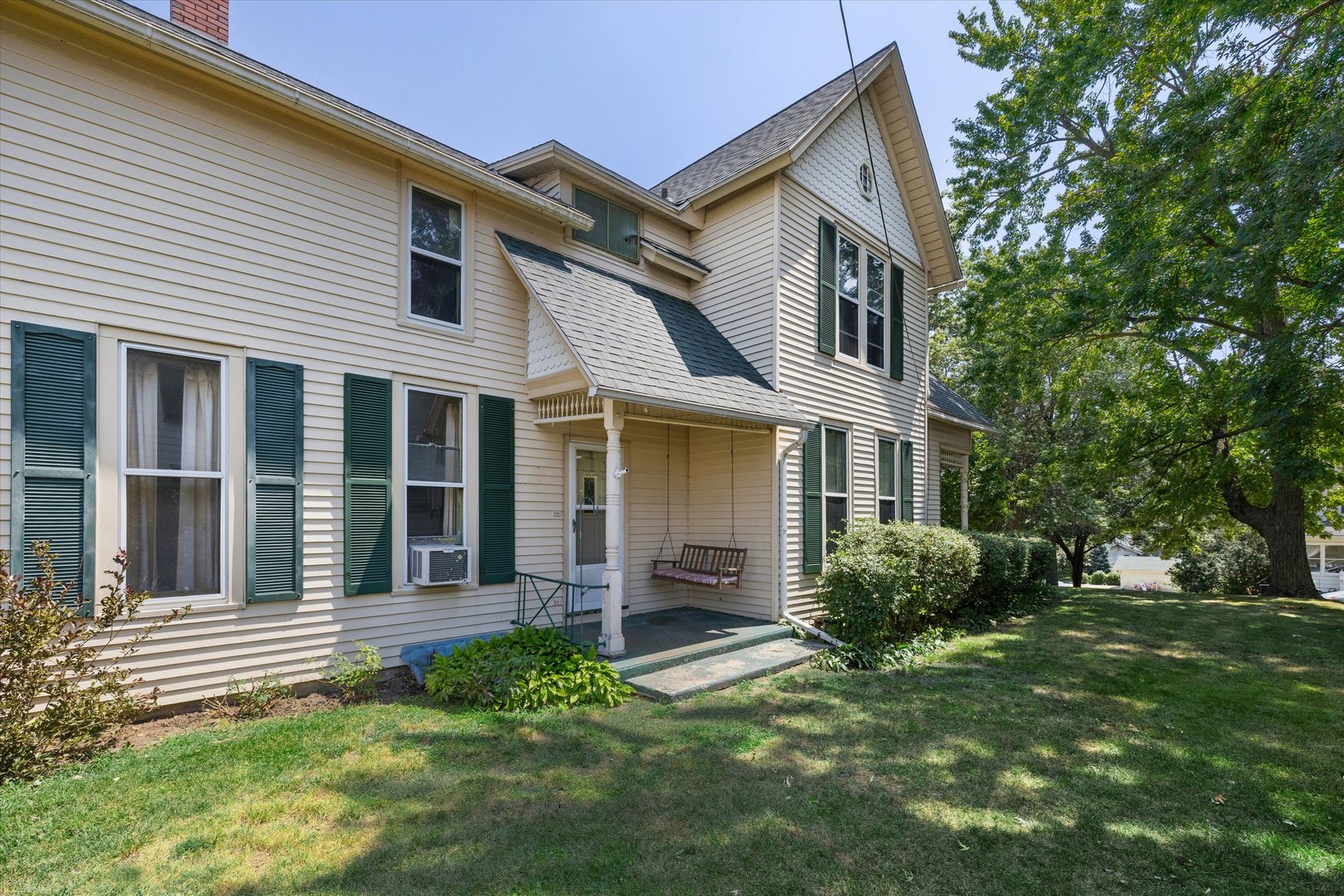 815 12th Avenue Property Photo 4