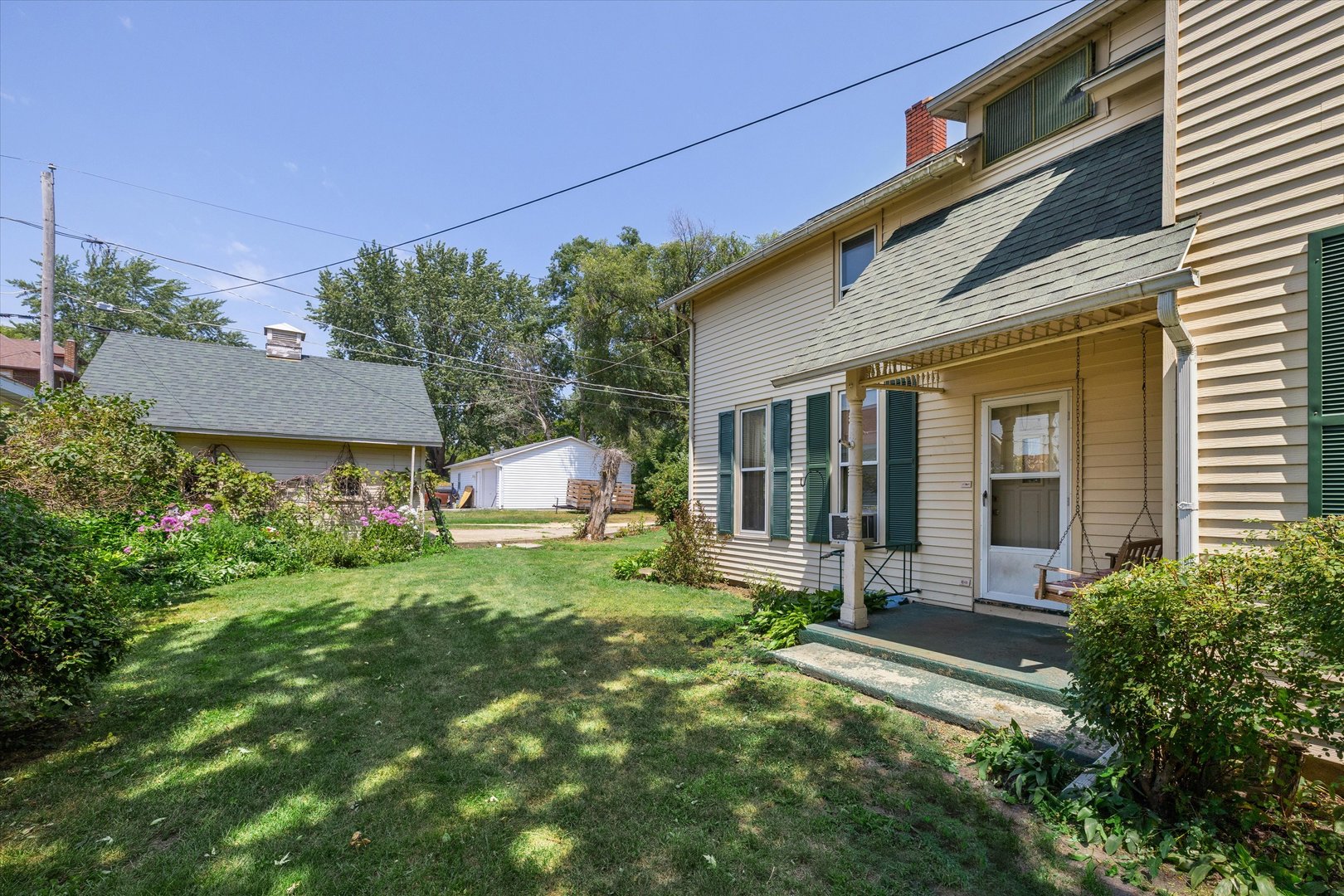 815 12th Avenue Property Photo 5