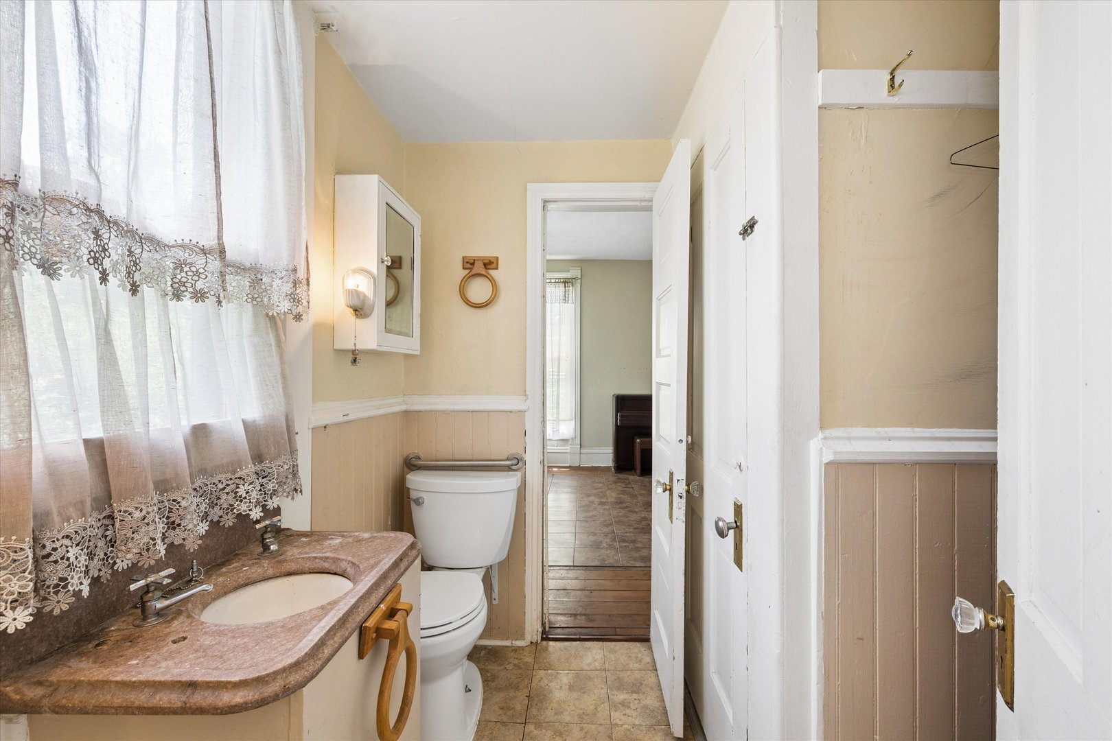 815 12th Avenue Property Photo 17