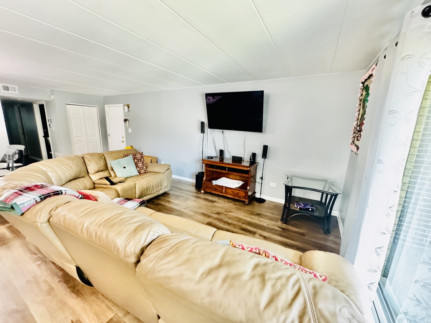 4019 W 93rd Street C Property Photo 4