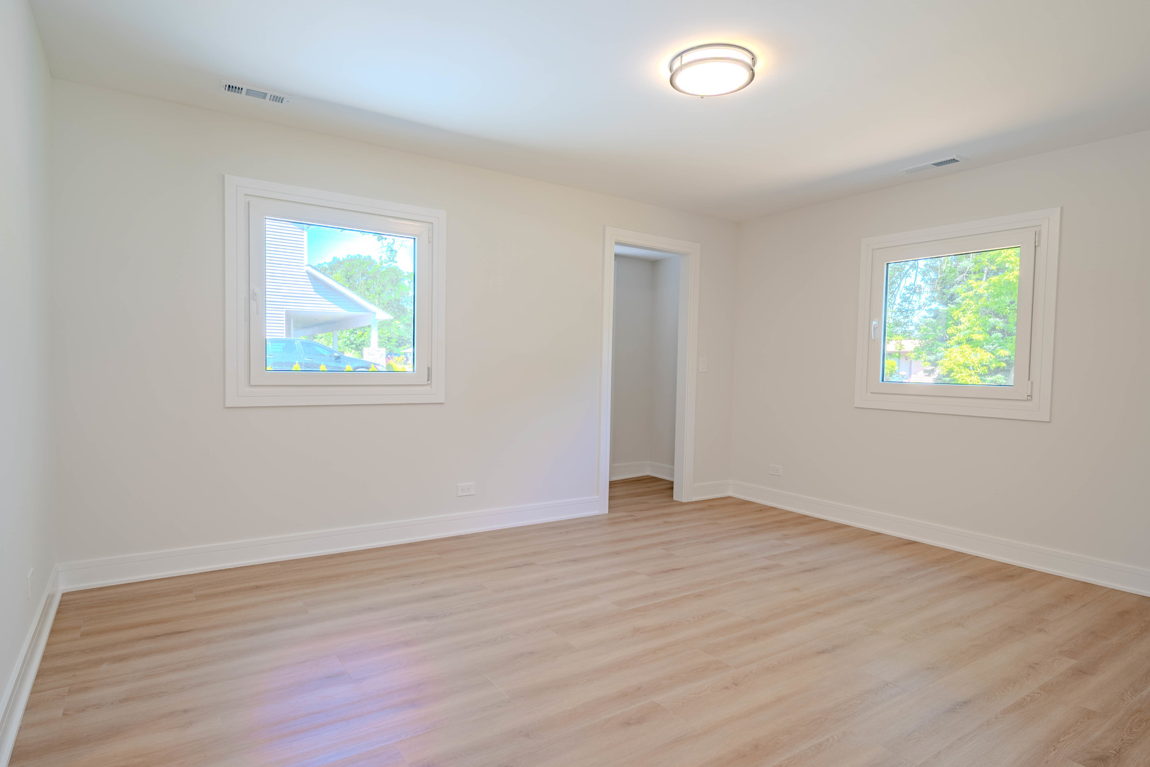 1823 E Park Place Property Photo 7