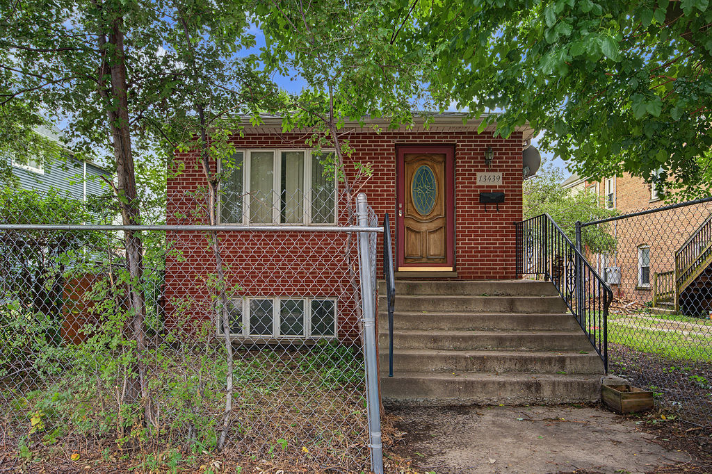 13439 S Brandon Avenue Property Photo