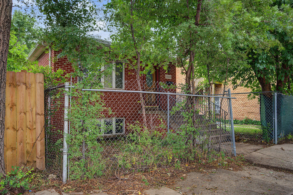 13439 S Brandon Avenue Property Photo 3