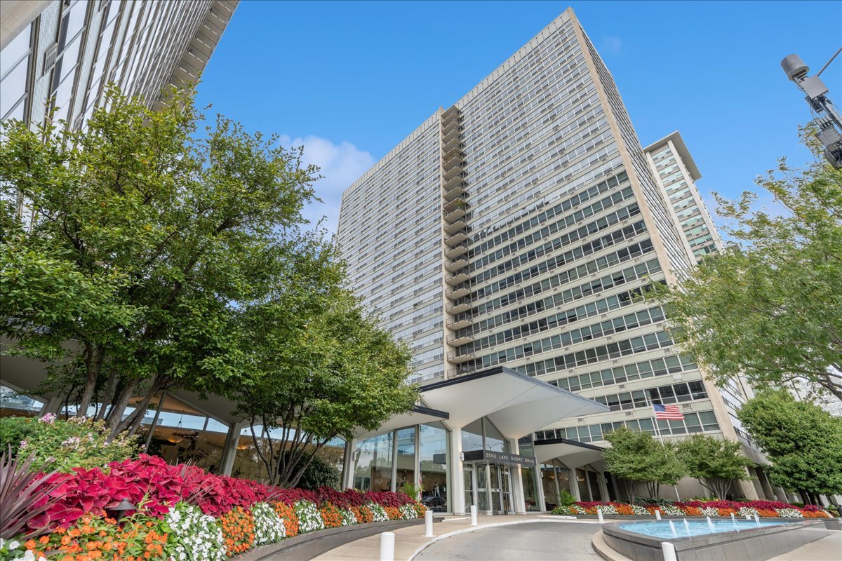 3550 N Lake Shore Drive 2706 Property Photo 1
