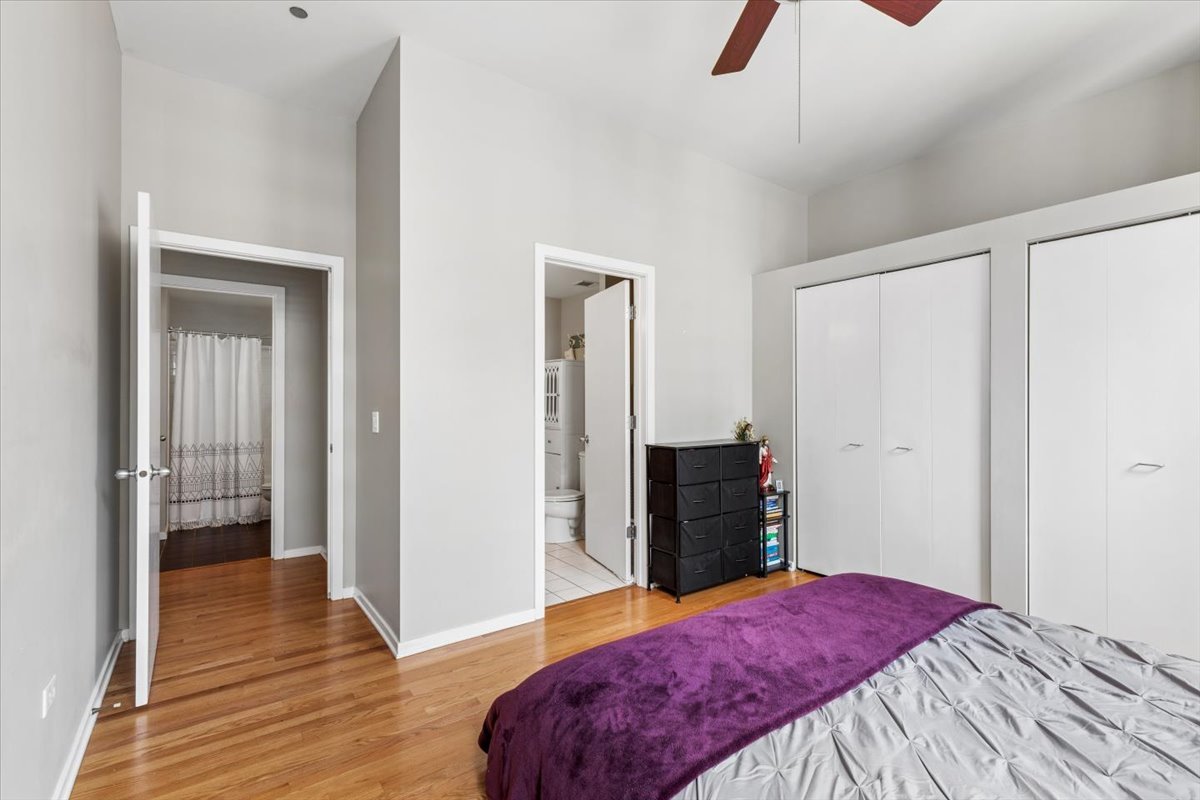 208 W Washington Street 1405 Property Photo 10