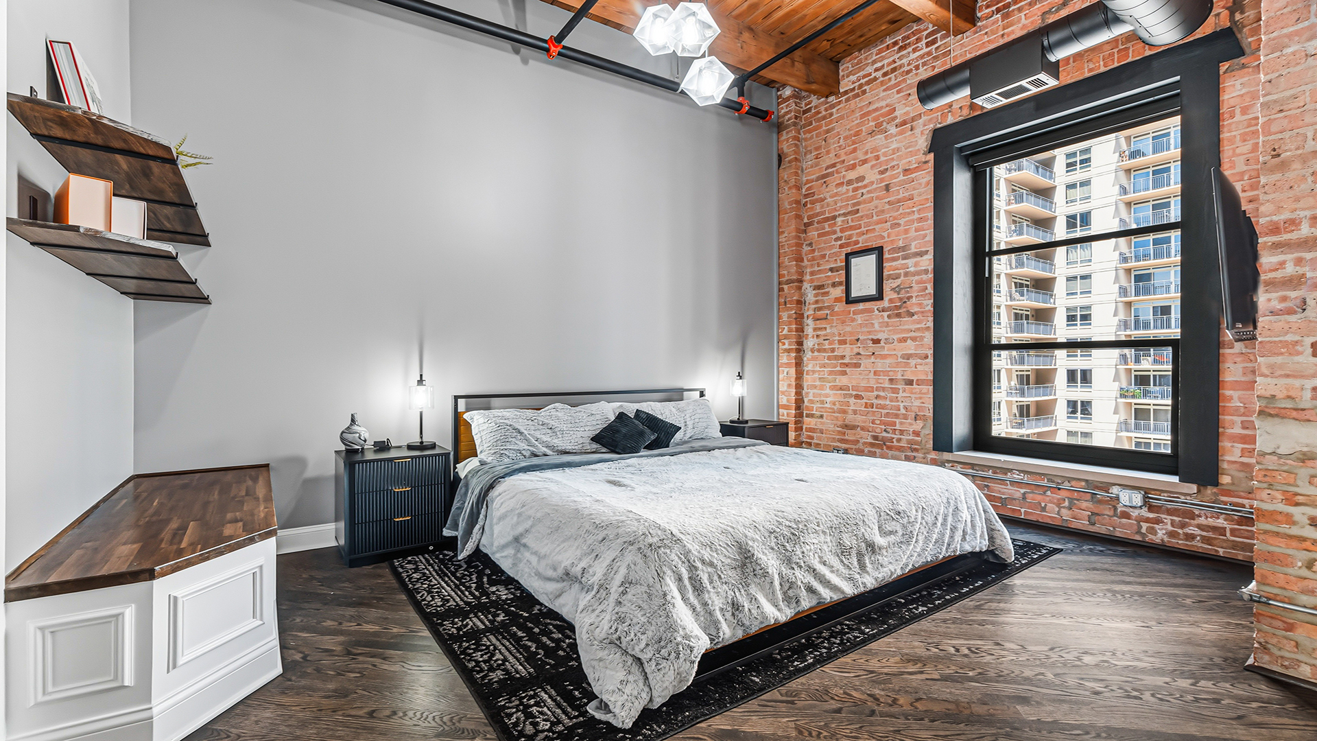 1133 S Wabash Avenue 806 Property Photo 13