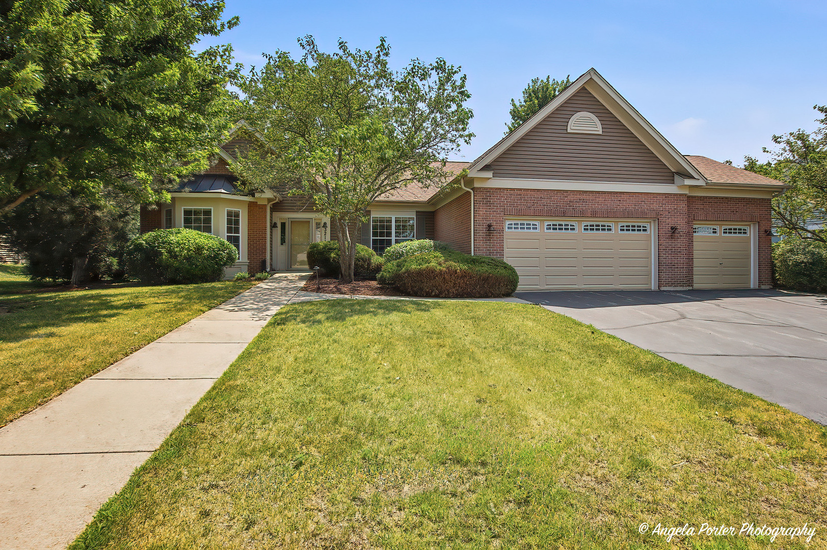 3211 Kendall Crossing Property Photo 2