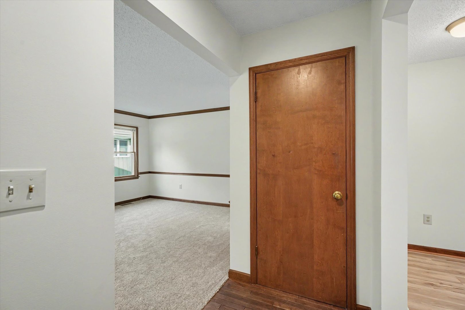 2618 W John Street Property Photo 7
