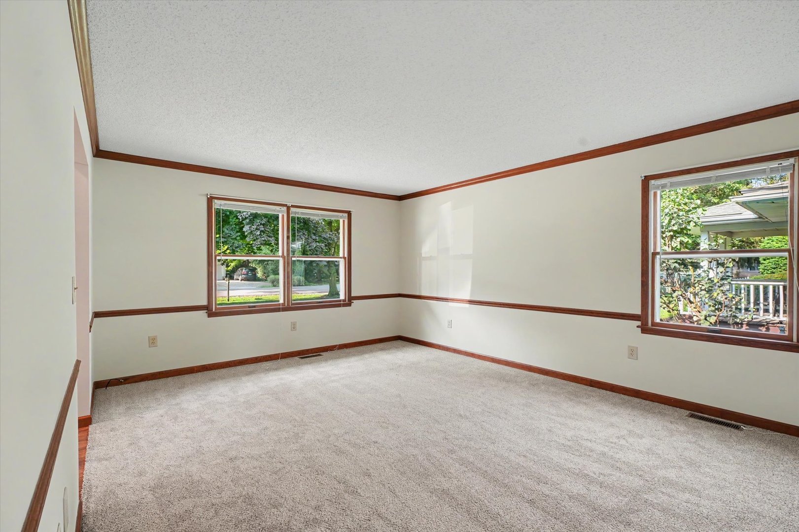 2618 W John Street Property Photo 8