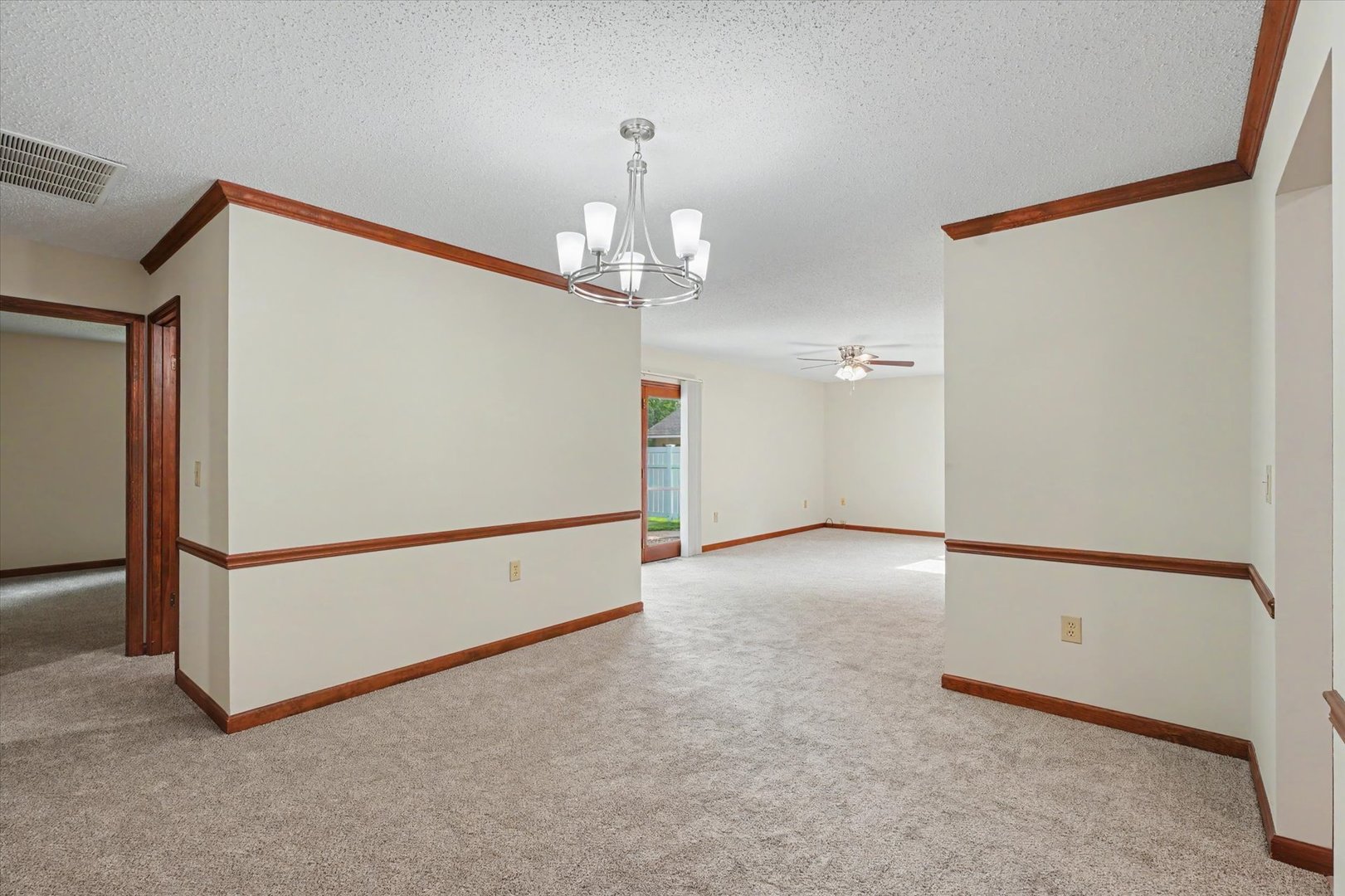 2618 W John Street Property Photo 15