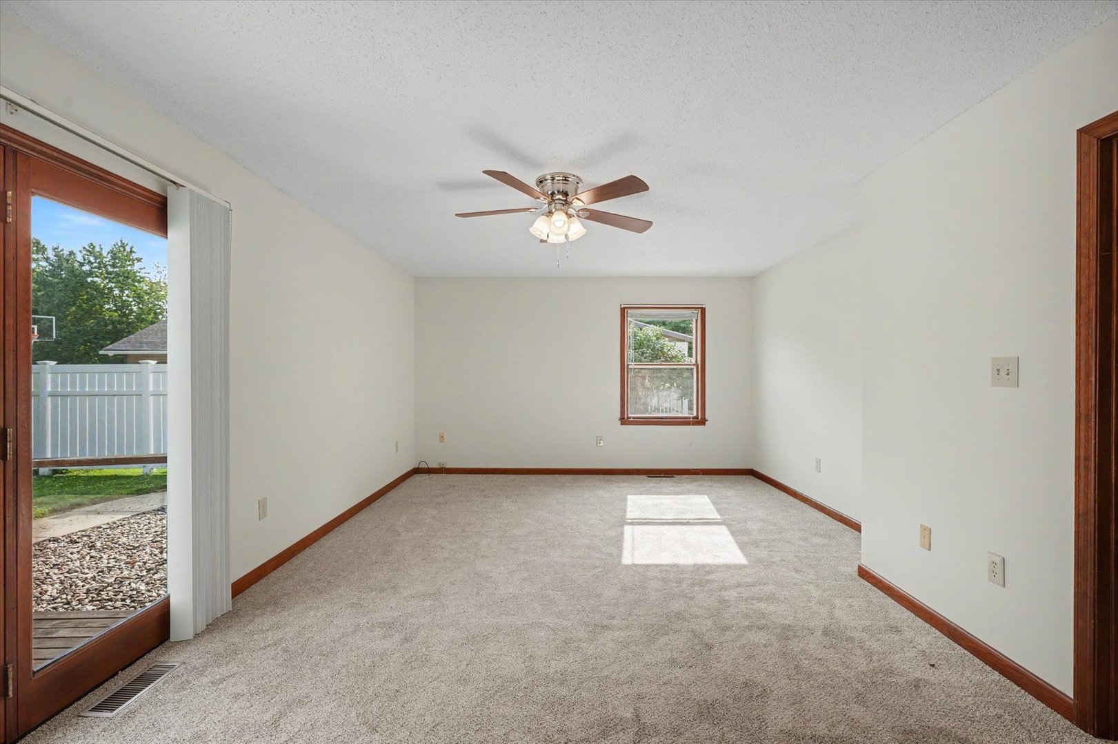 2618 W John Street Property Photo 20