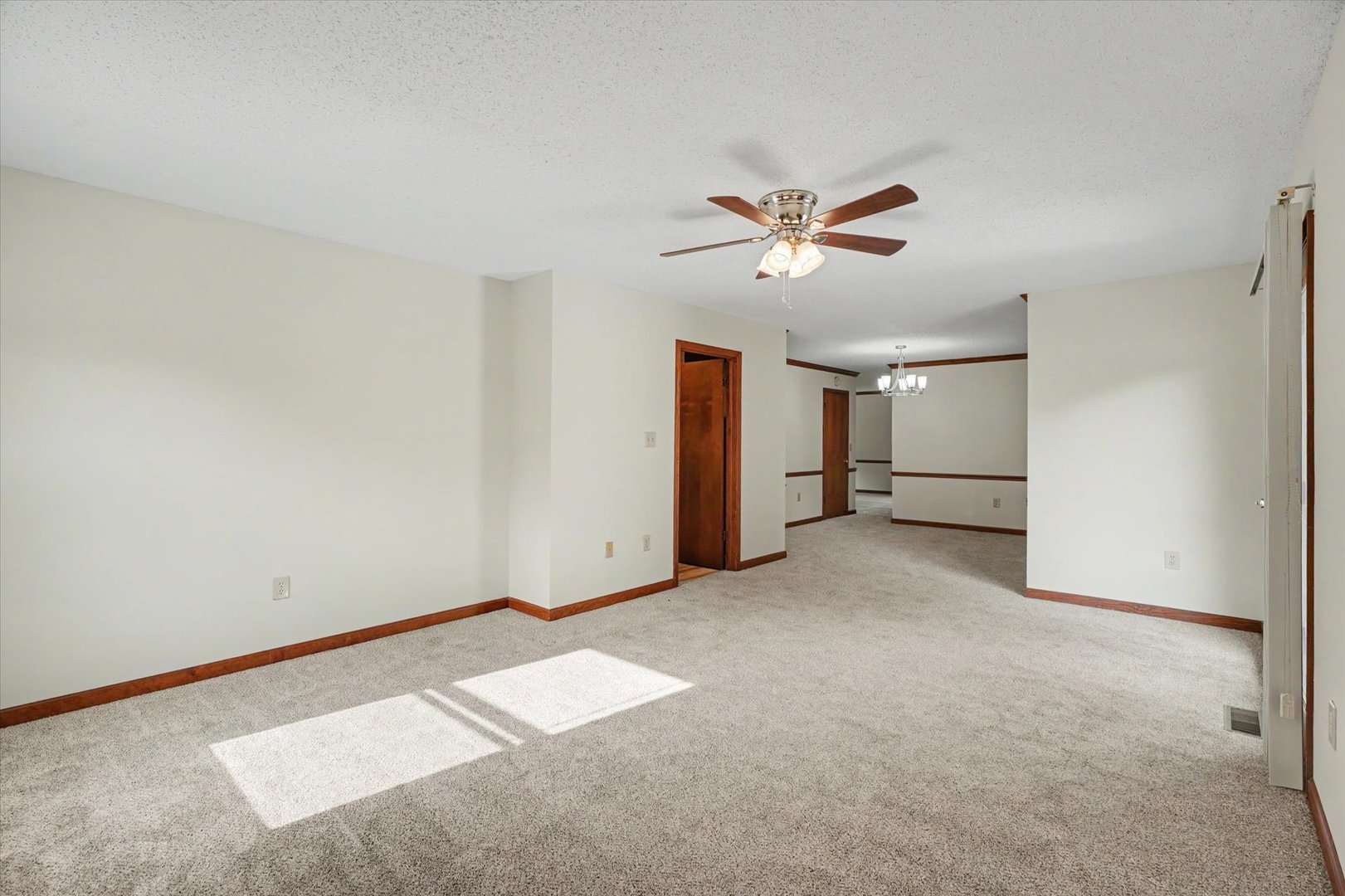 2618 W John Street Property Photo 21