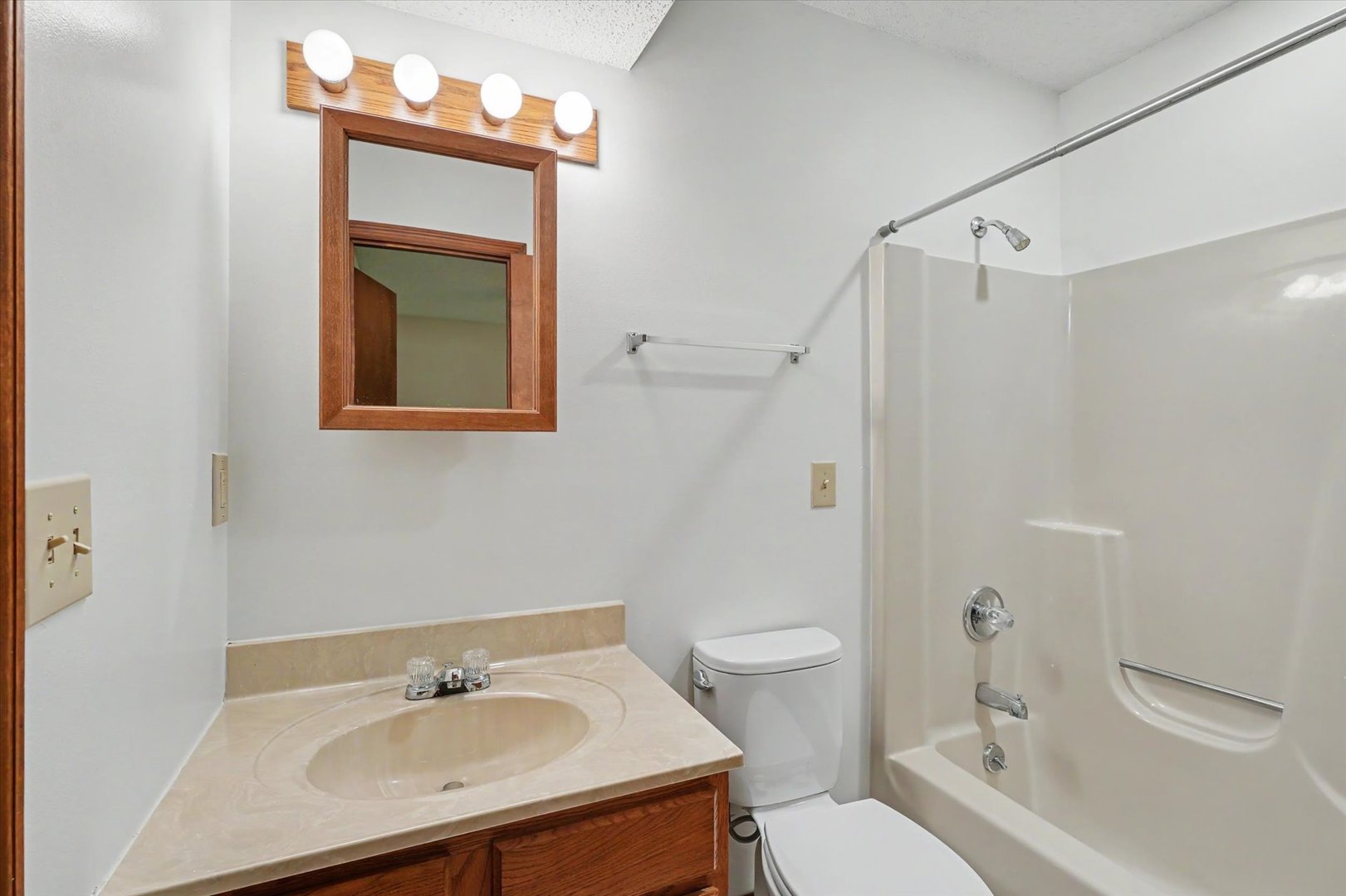 2618 W John Street Property Photo 27