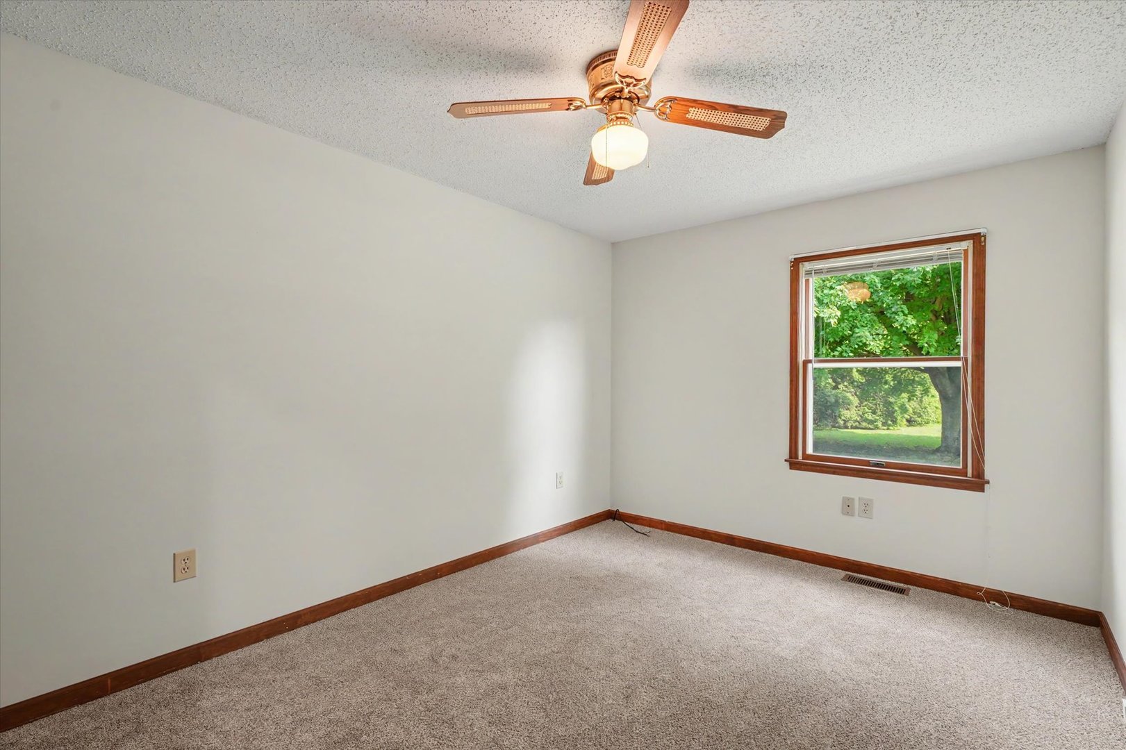 2618 W John Street Property Photo 30