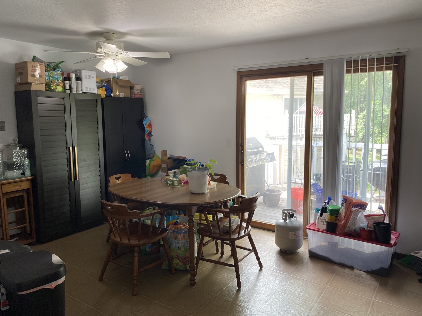 2356-58 Hillandale Road Property Photo 4