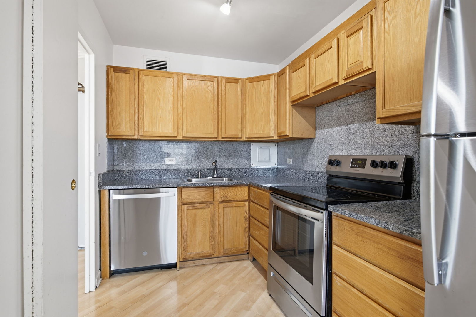 5757 N Sheridan Road 19d Property Photo 7