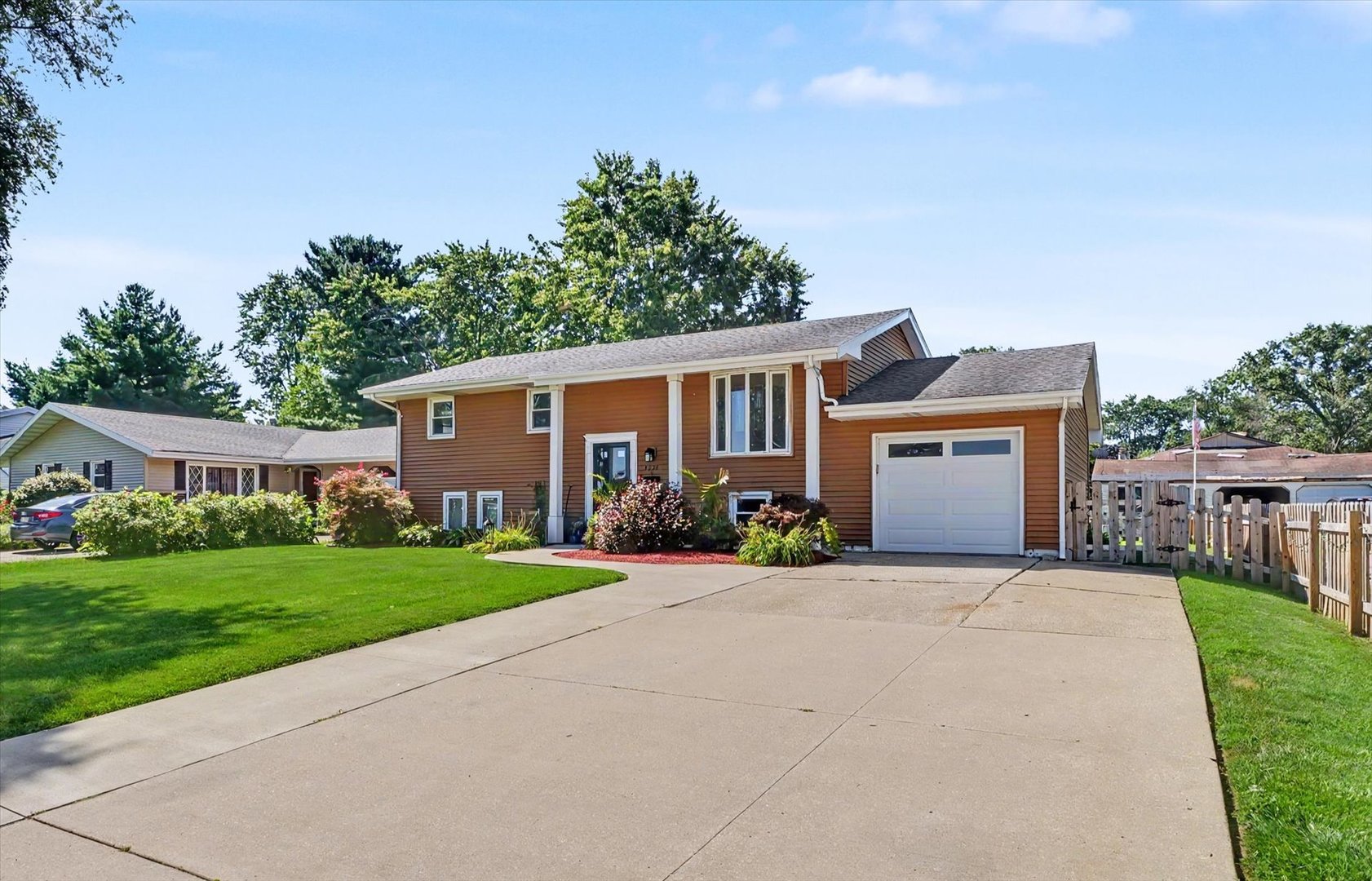 1524 Gates Drive Property Photo 4