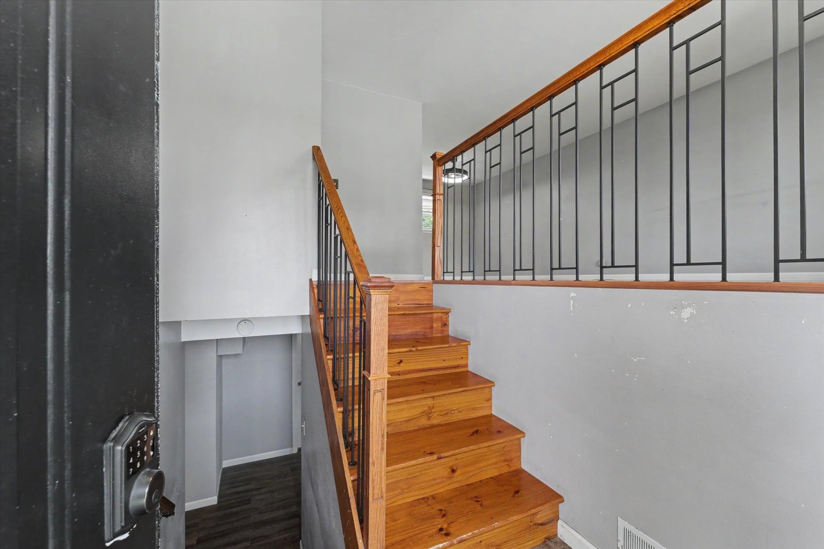 1524 Gates Drive Property Photo 5
