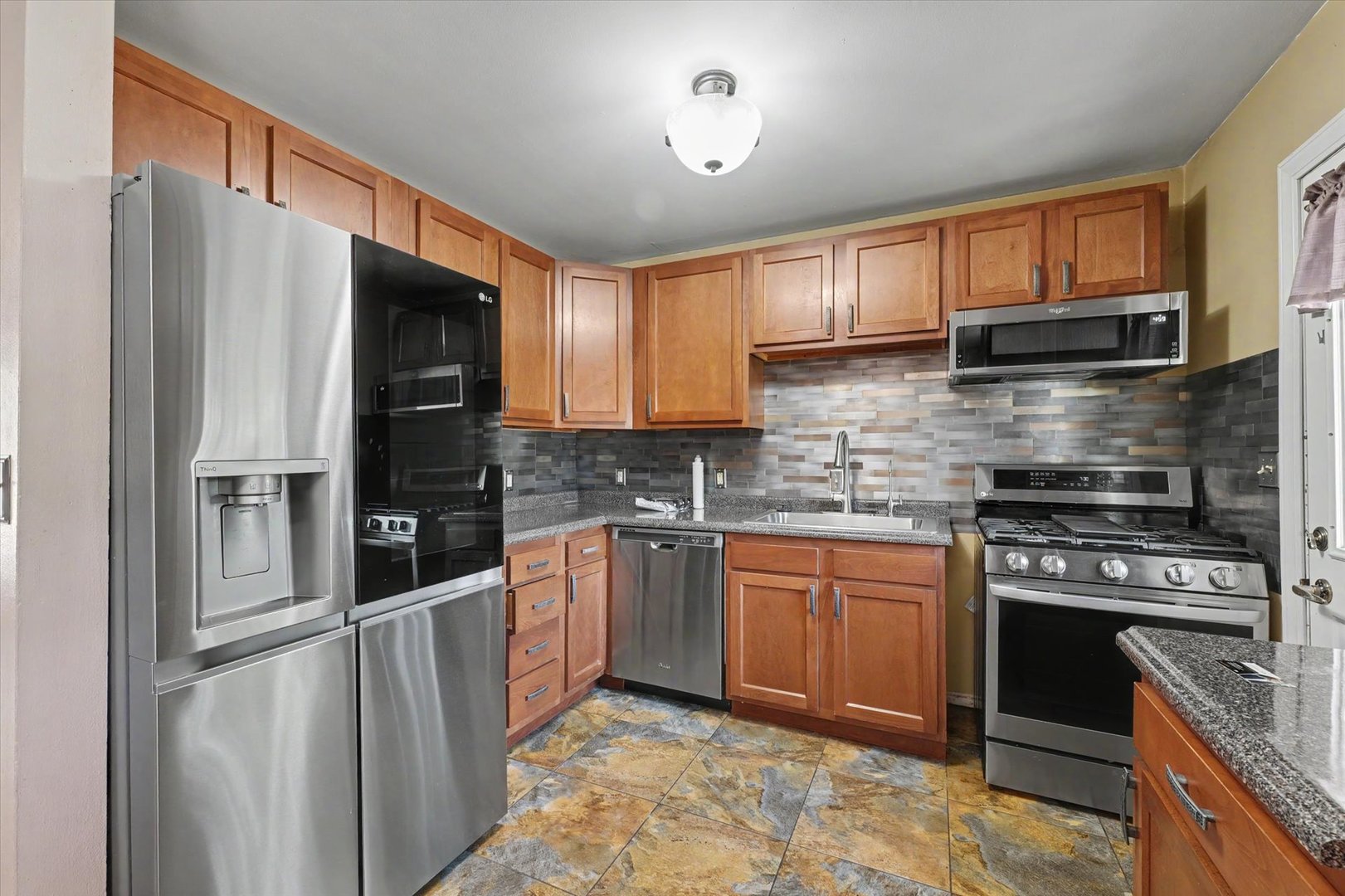 1524 Gates Drive Property Photo 11