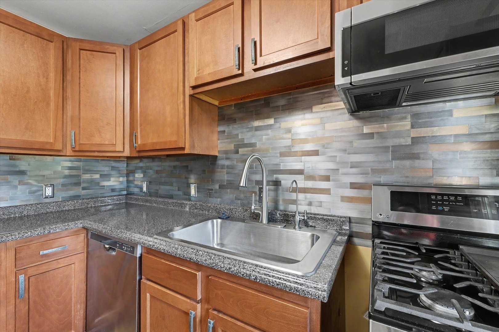 1524 Gates Drive Property Photo 16