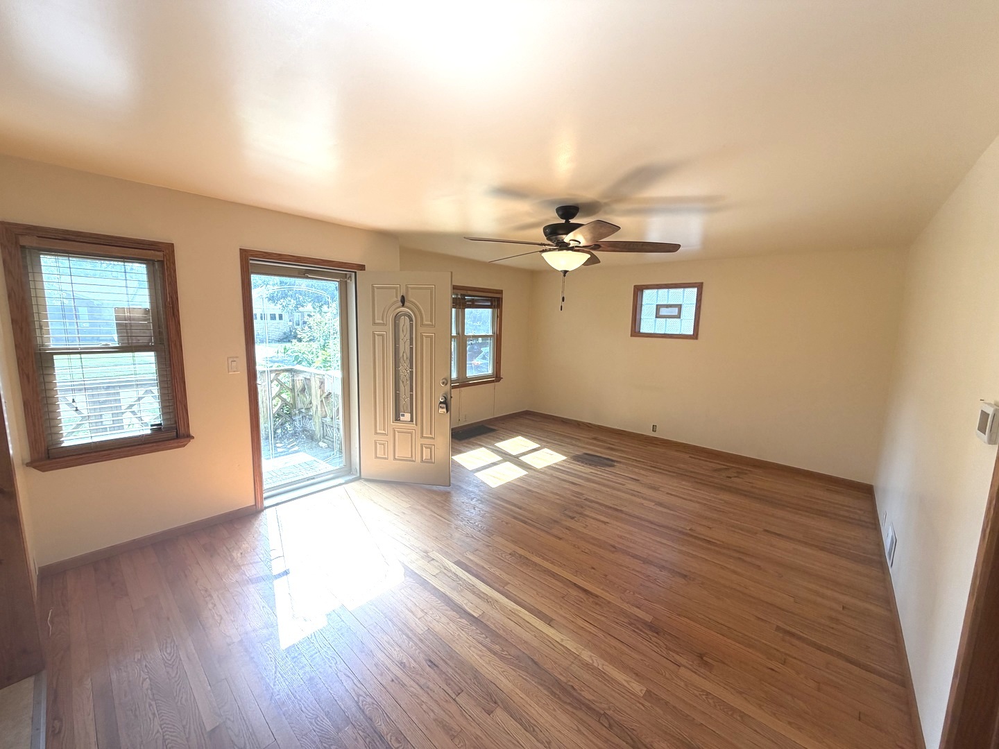 479 S Winfield Avenue Property Photo 3