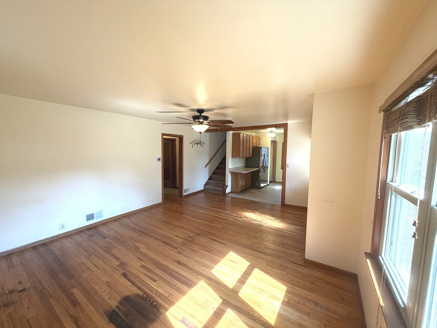 479 S Winfield Avenue Property Photo 6