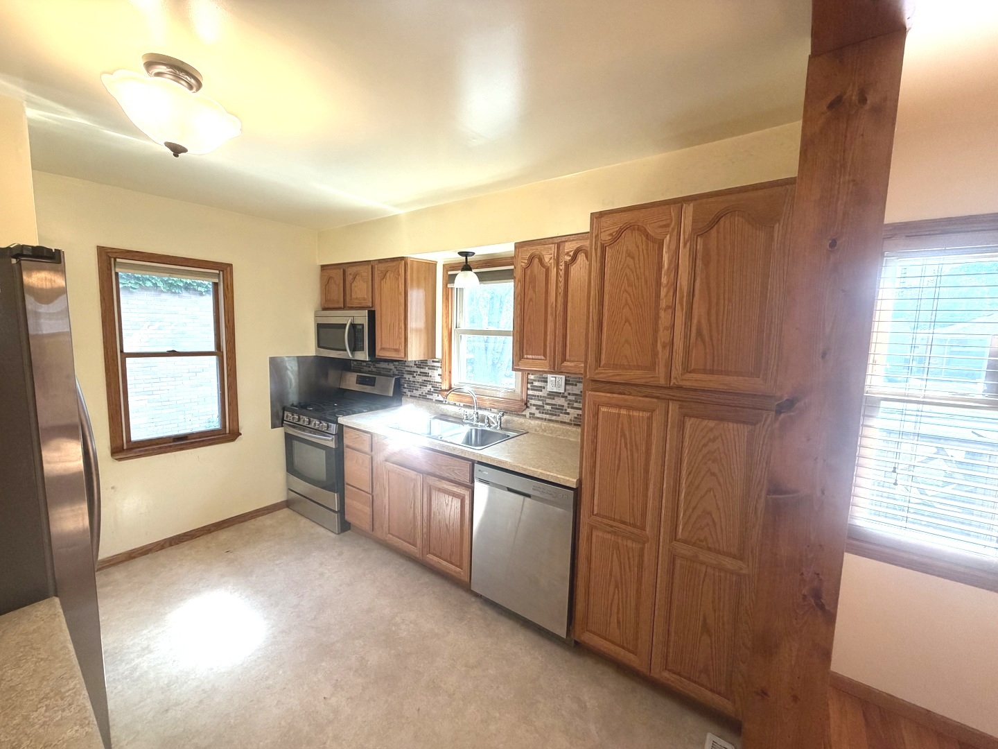 479 S Winfield Avenue Property Photo 7