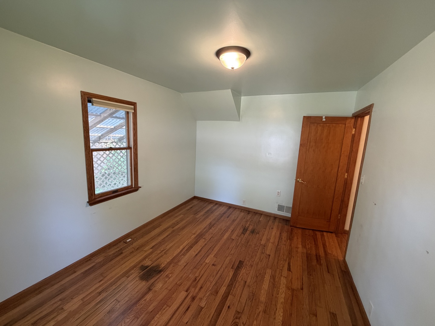 479 S Winfield Avenue Property Photo 10