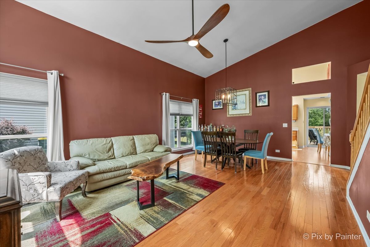 1041 Noelle Bend Property Photo 4