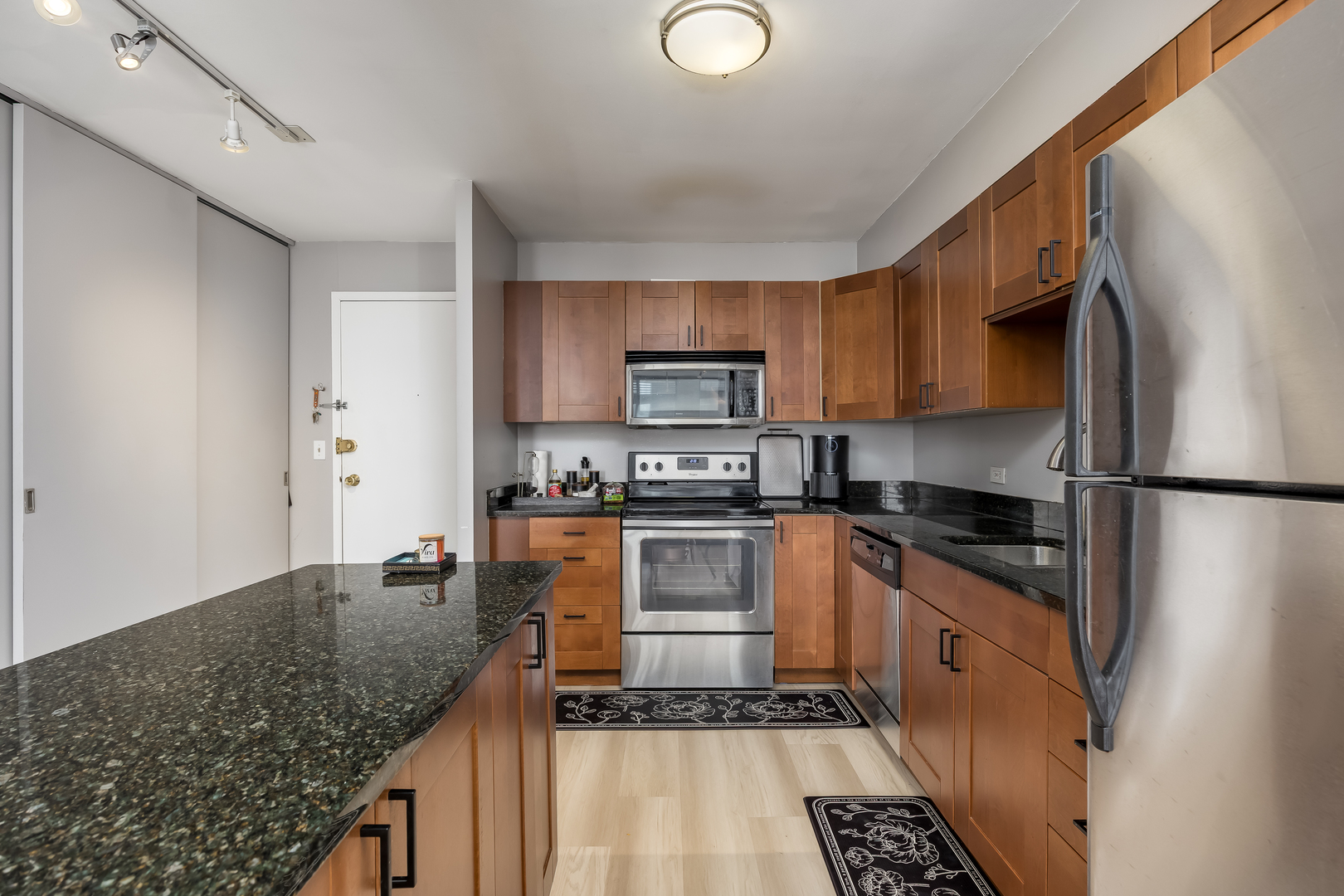 1660 N La Salle Drive 2306 Property Photo 8