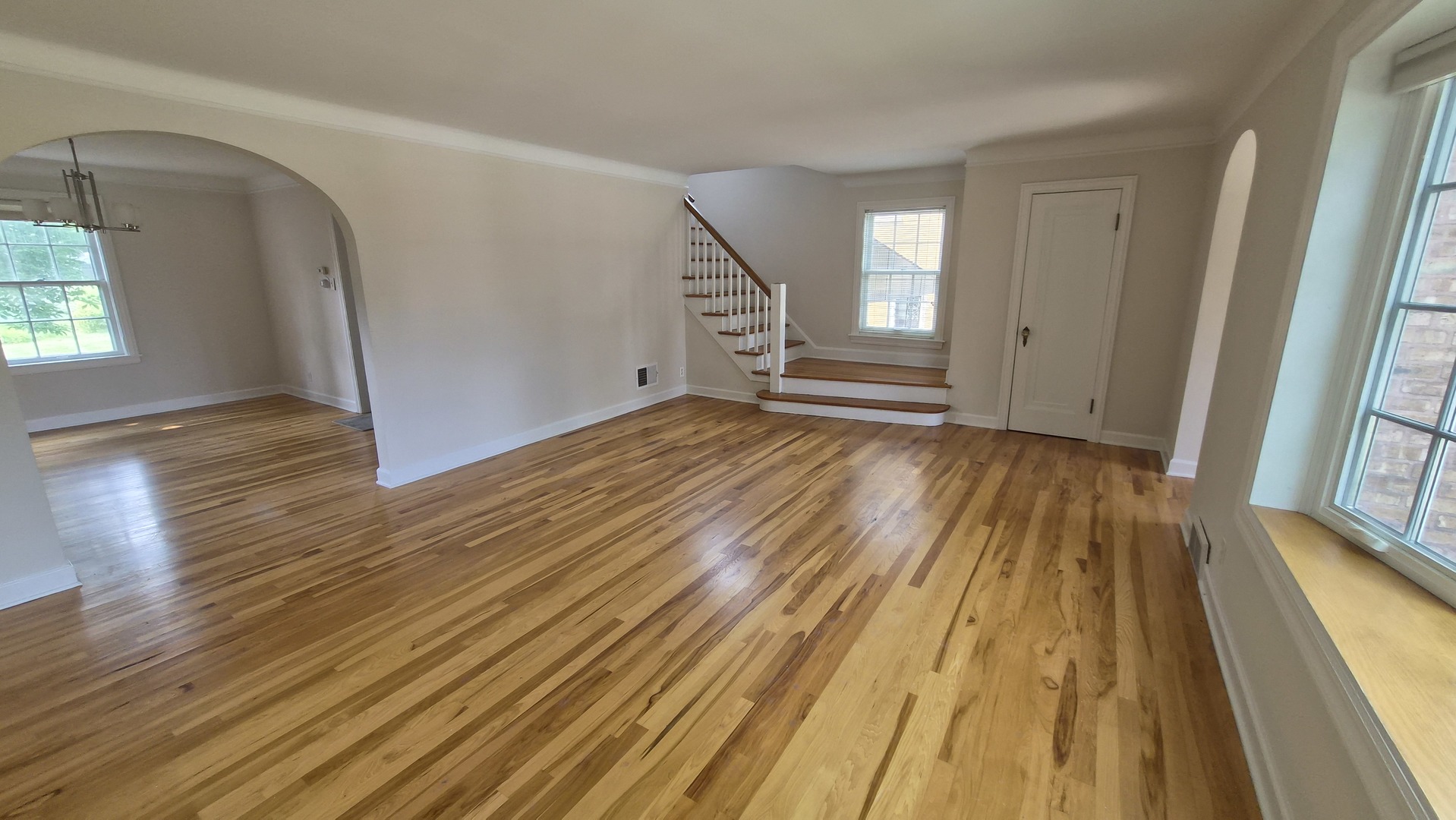 2306 Buckingham Avenue Property Photo 2