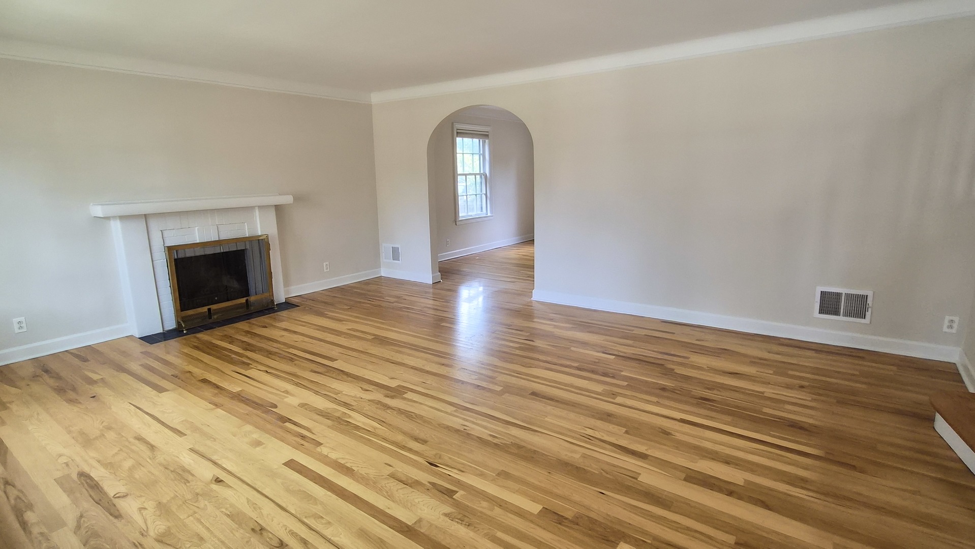 2306 Buckingham Avenue Property Photo 4