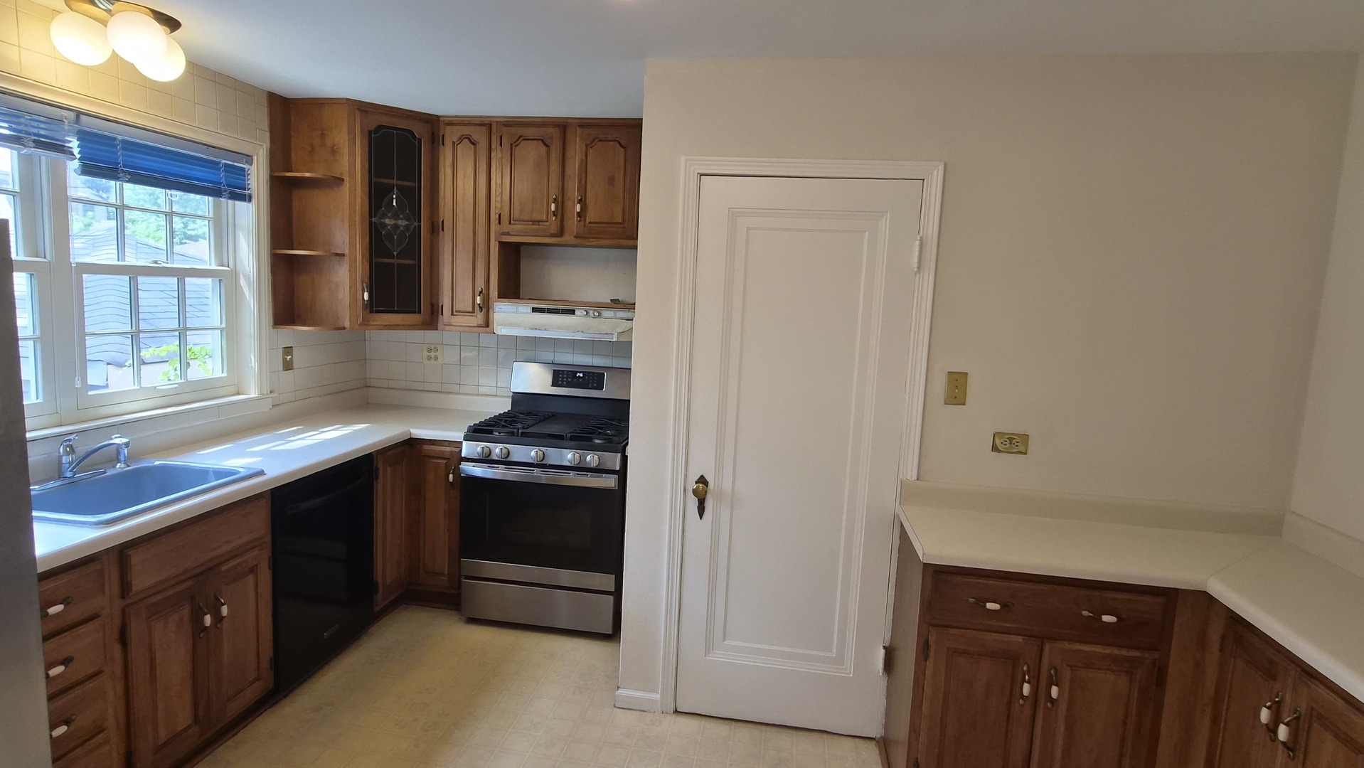 2306 Buckingham Avenue Property Photo 7