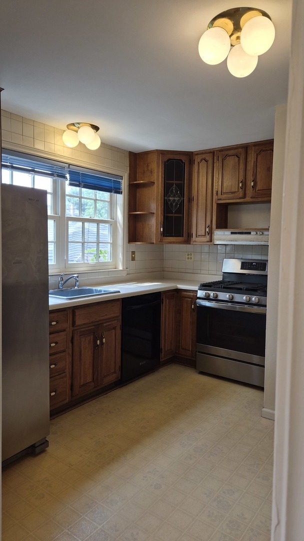 2306 Buckingham Avenue Property Photo 8