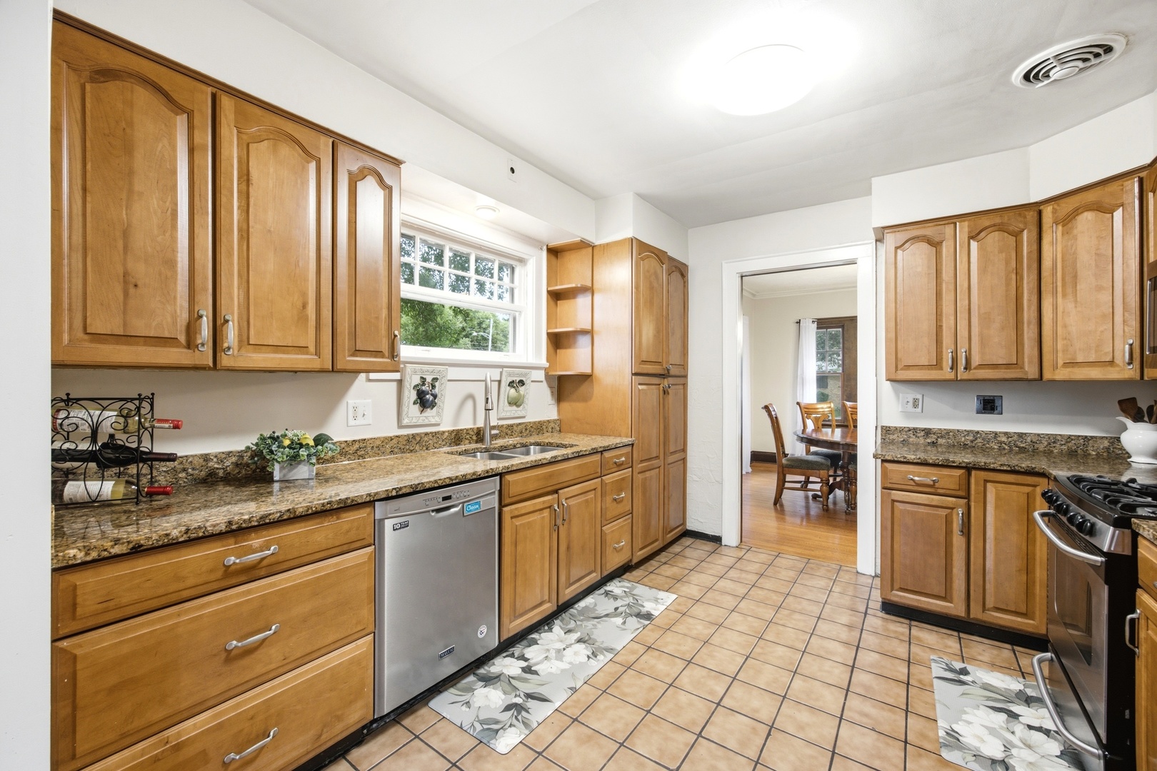 186 N Du Bois Avenue Property Photo 9