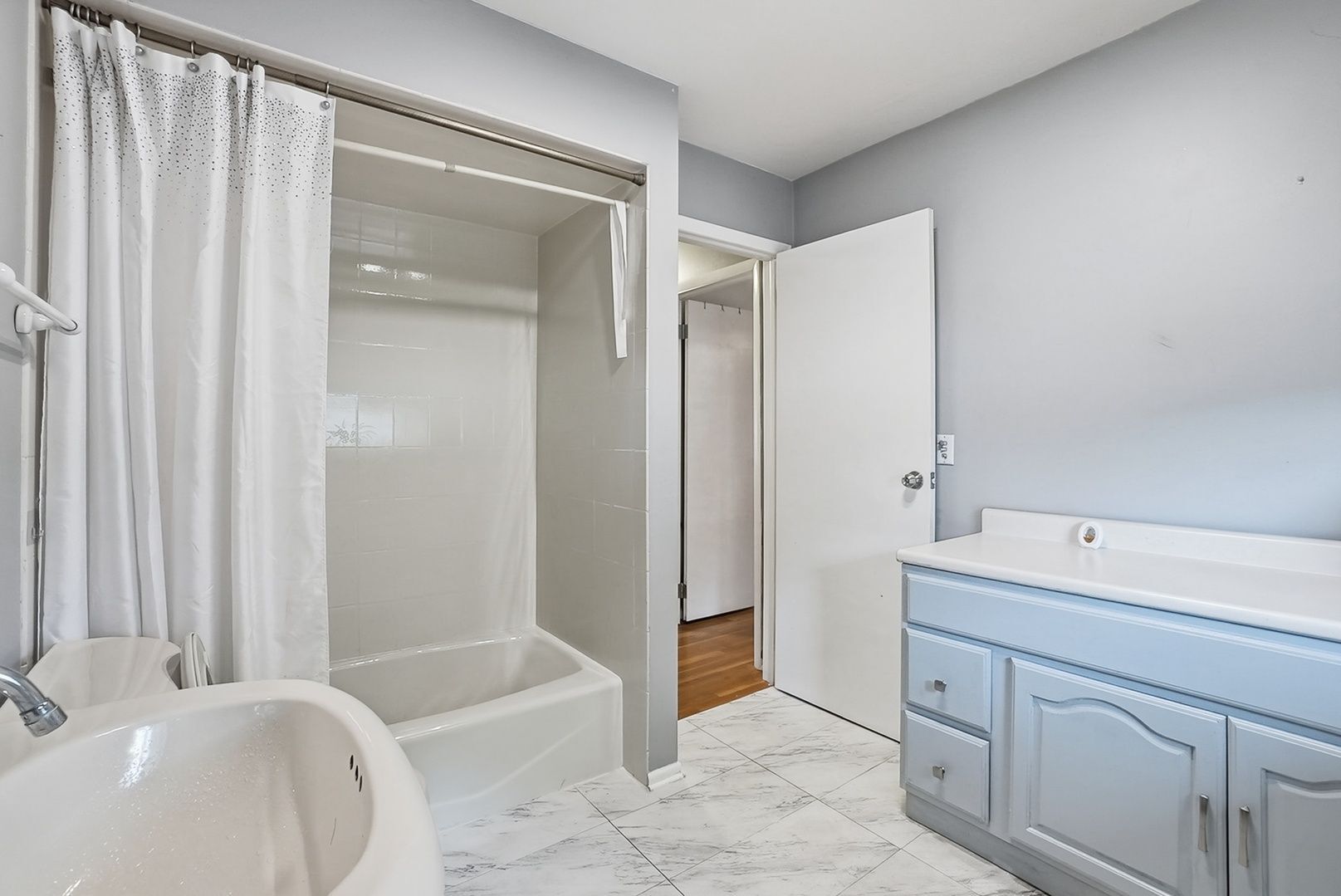 18833 Park Avenue Property Photo 6