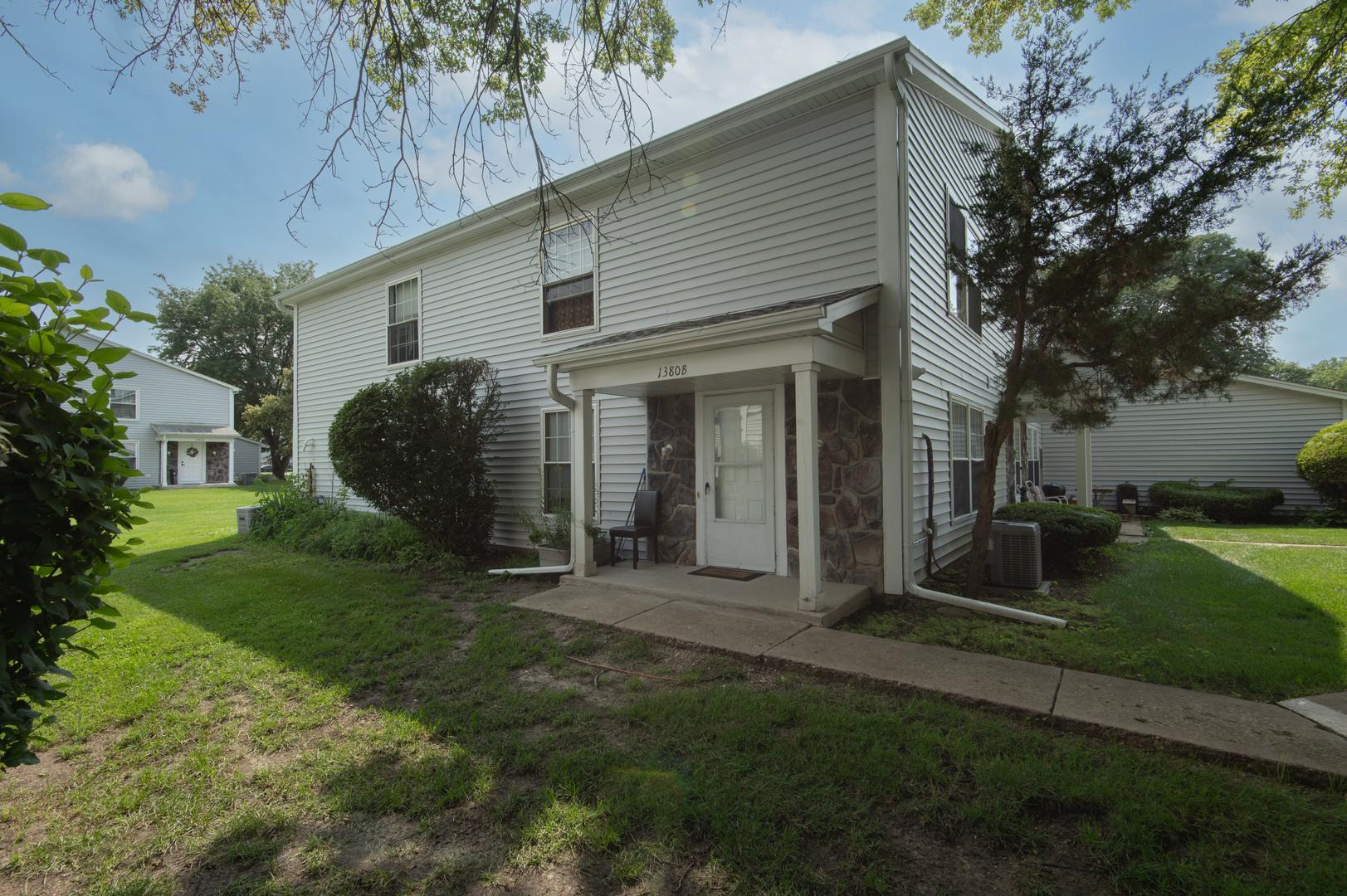 1380 N Glen Circle B Property Photo 1