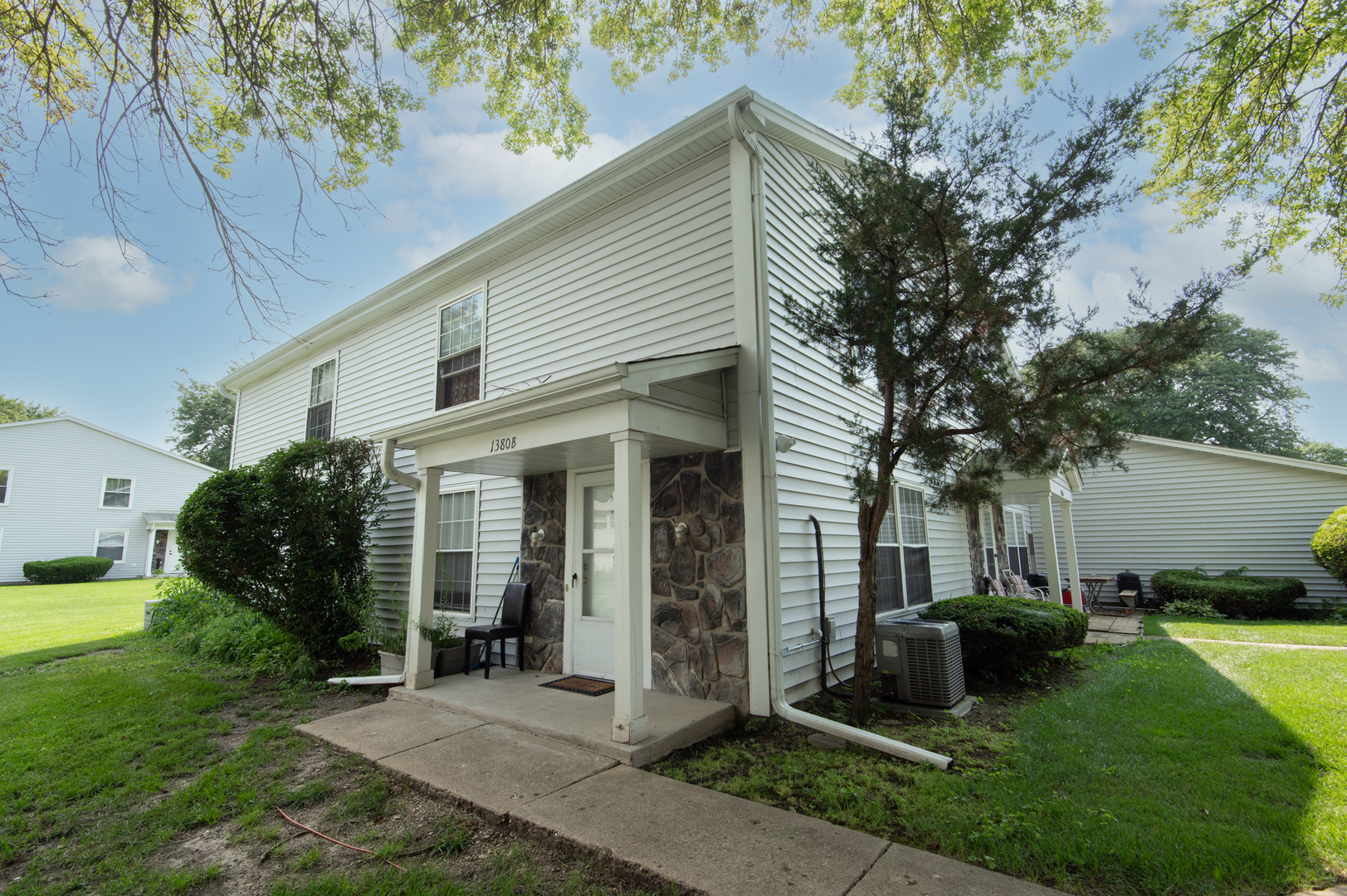 1380 N Glen Circle B Property Photo 2
