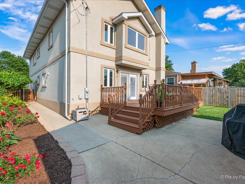 8224 N Oleander Avenue Property Photo 6