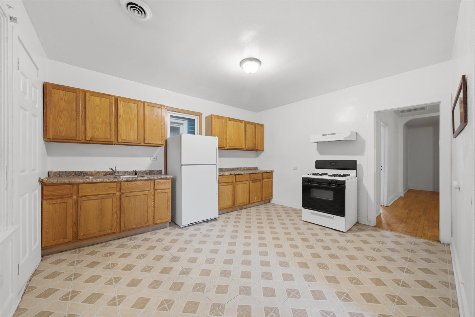 125 N 22nd Avenue Property Photo 11