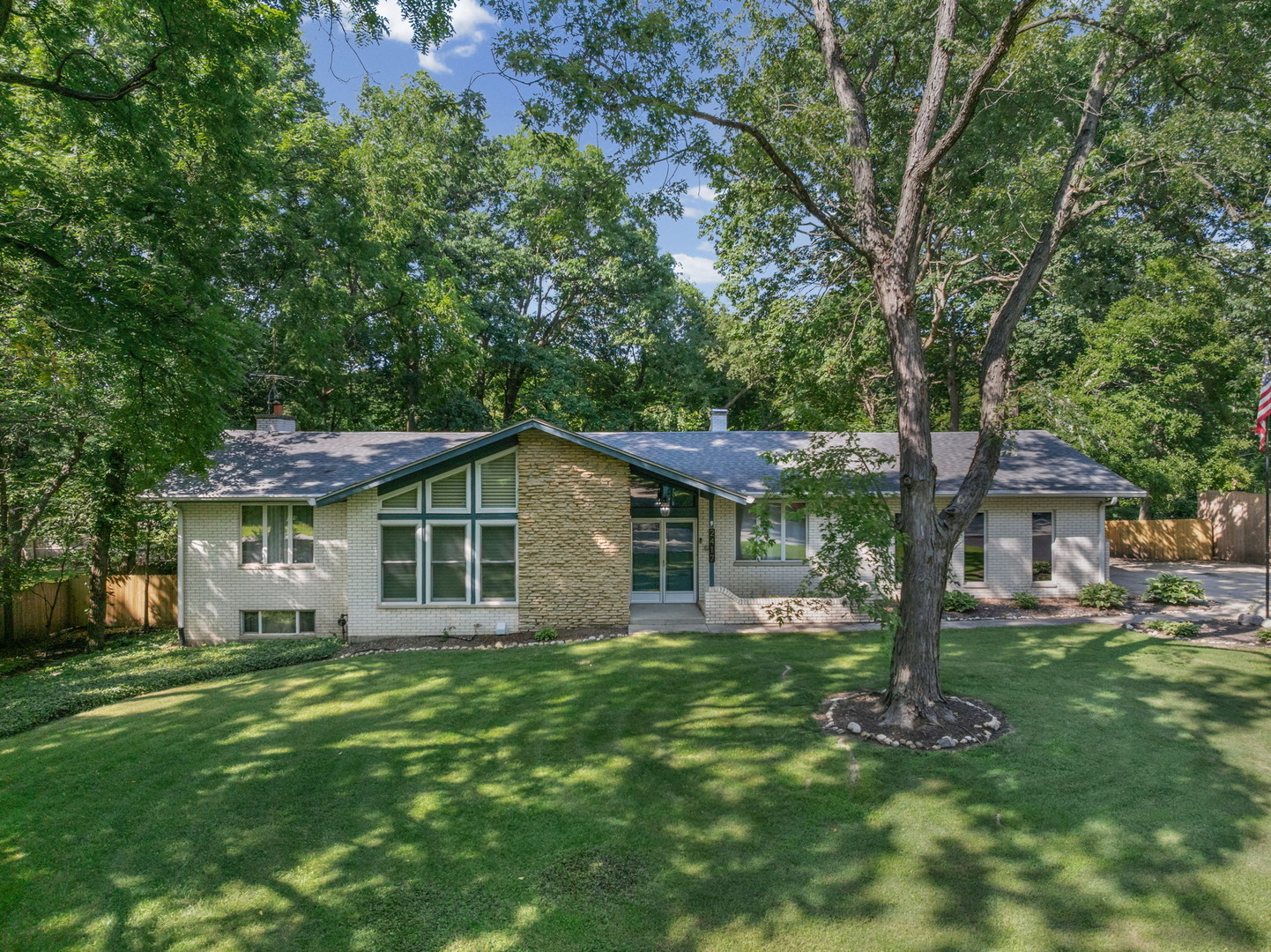 2417 Mayfair Drive Property Photo 1