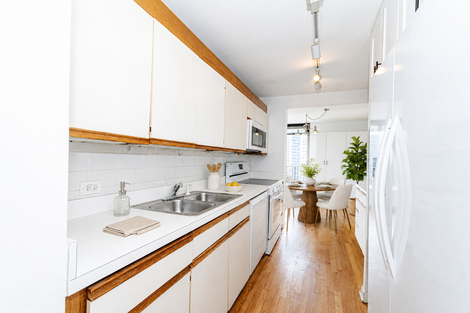 4170 N Marine Drive 13a Property Photo 13