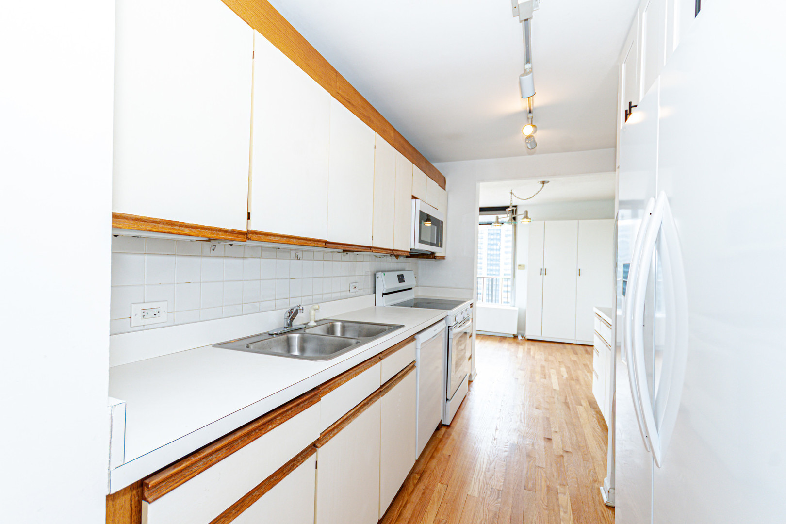 4170 N Marine Drive 13a Property Photo 14