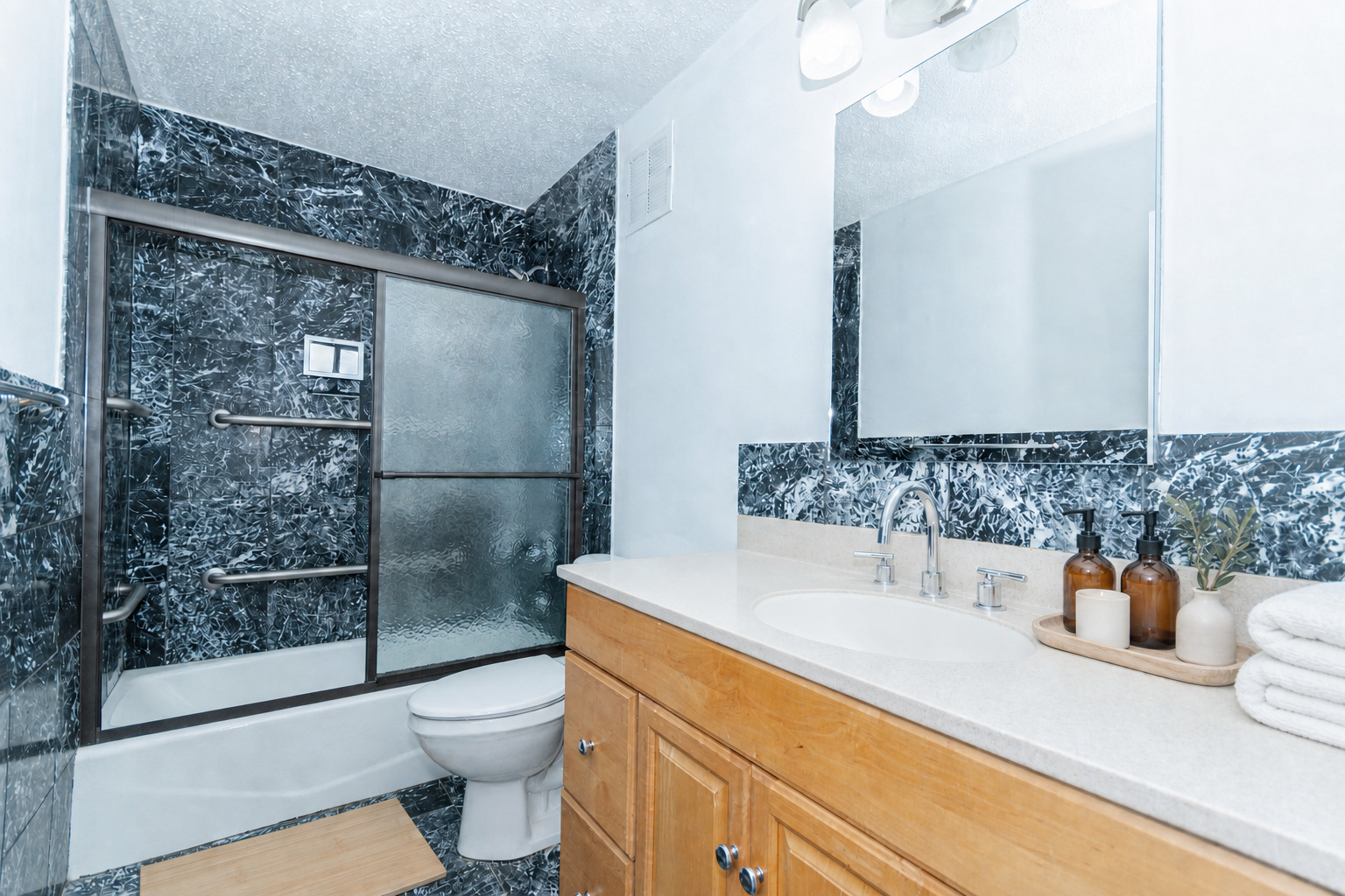 4170 N Marine Drive 13a Property Photo 19